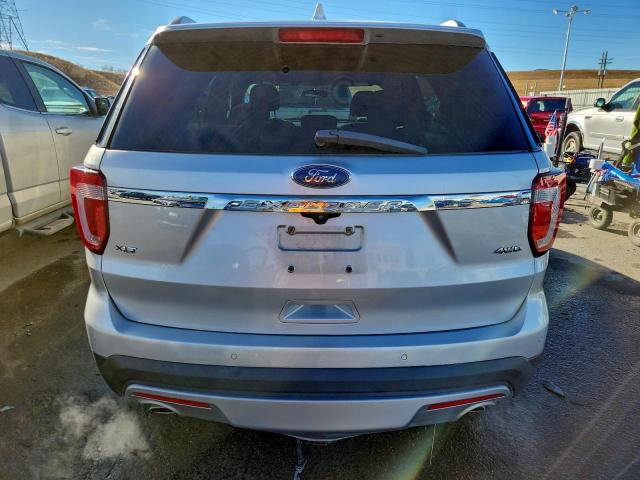 Ford Explorer Xlt Image 8