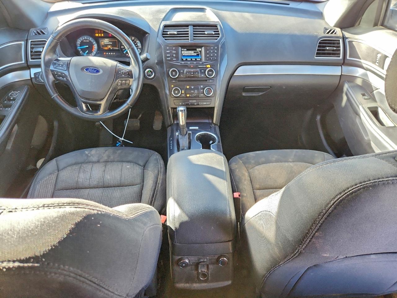 Ford Explorer Xlt Image 3