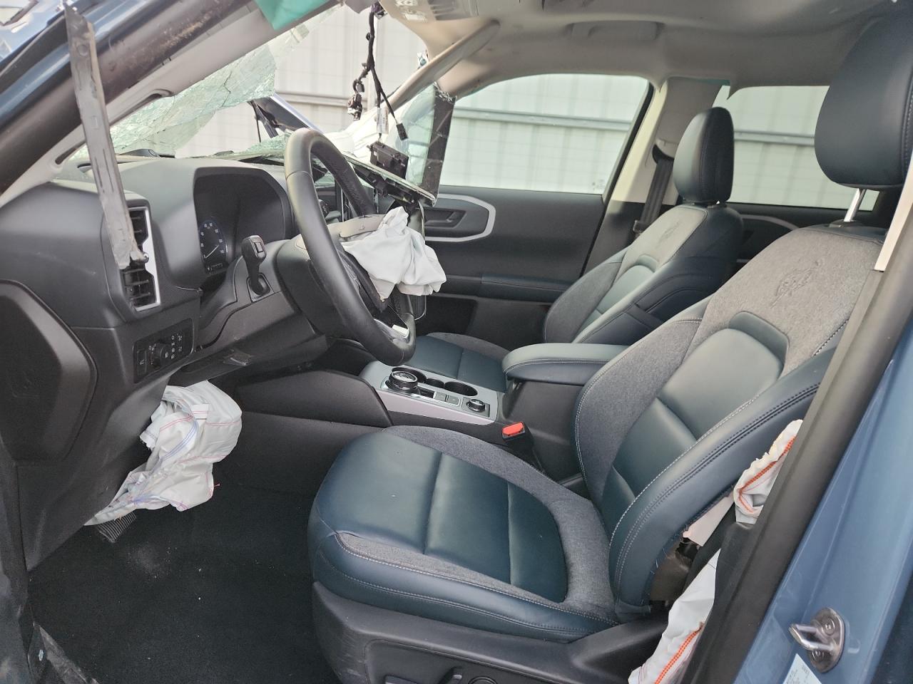 Ford Bronco Outer Banks Image 13