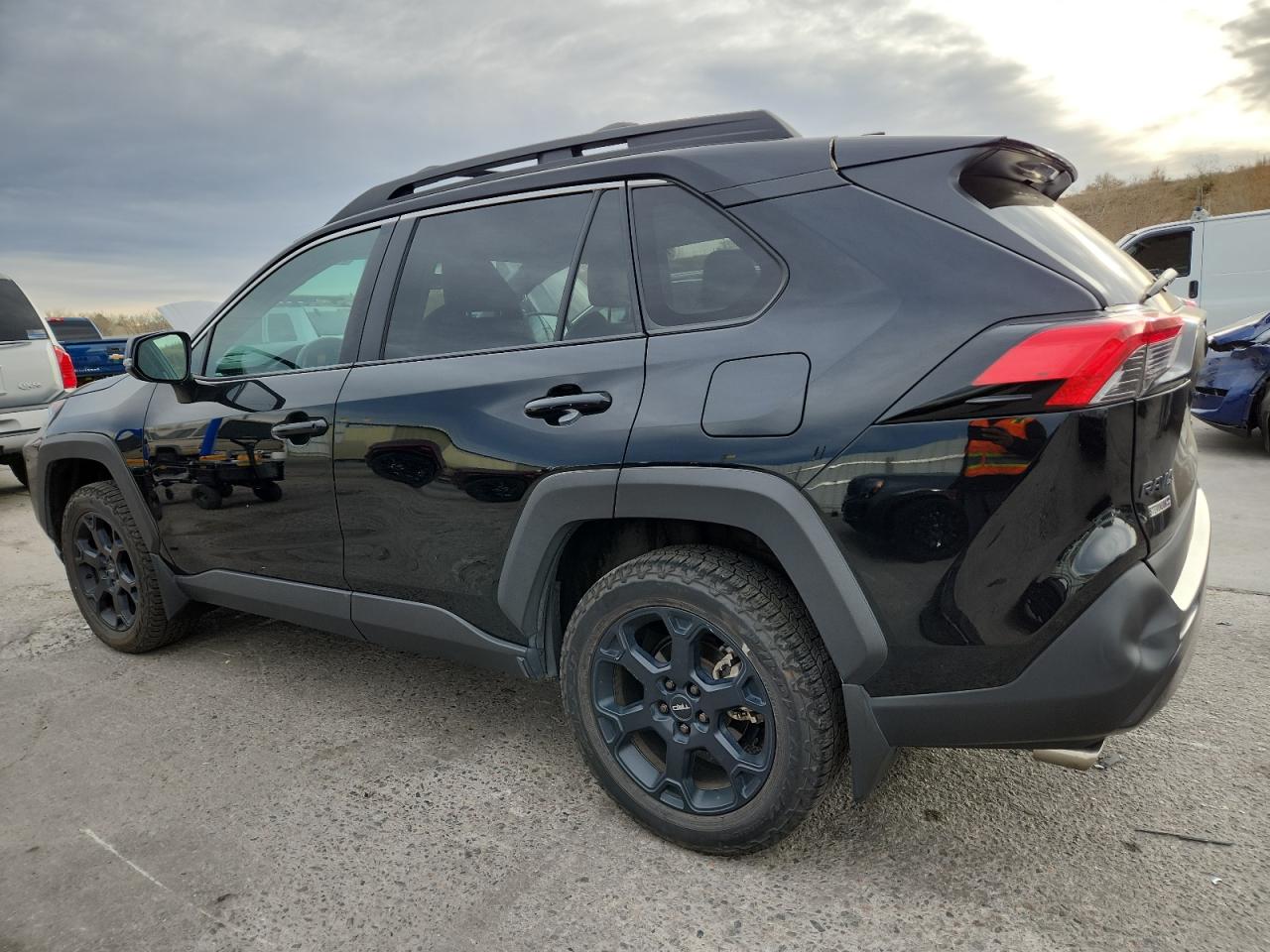 Toyota RAV4 Adventure Image 10