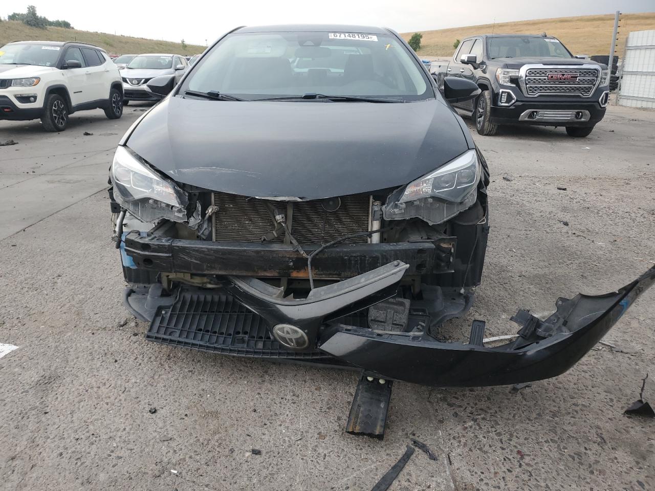 Toyota Corolla L Image 8