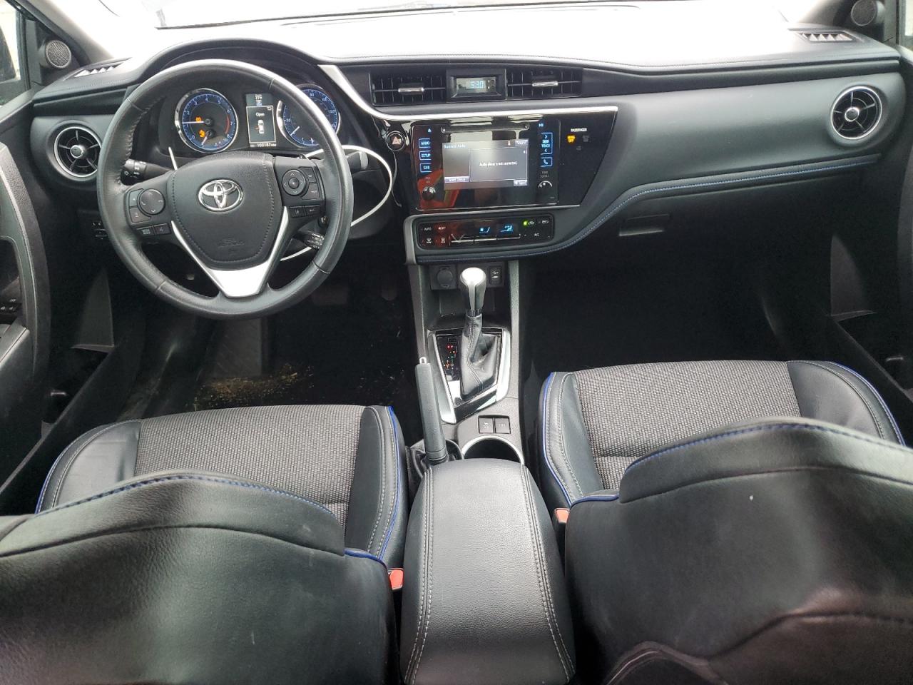 Toyota Corolla L Image 3