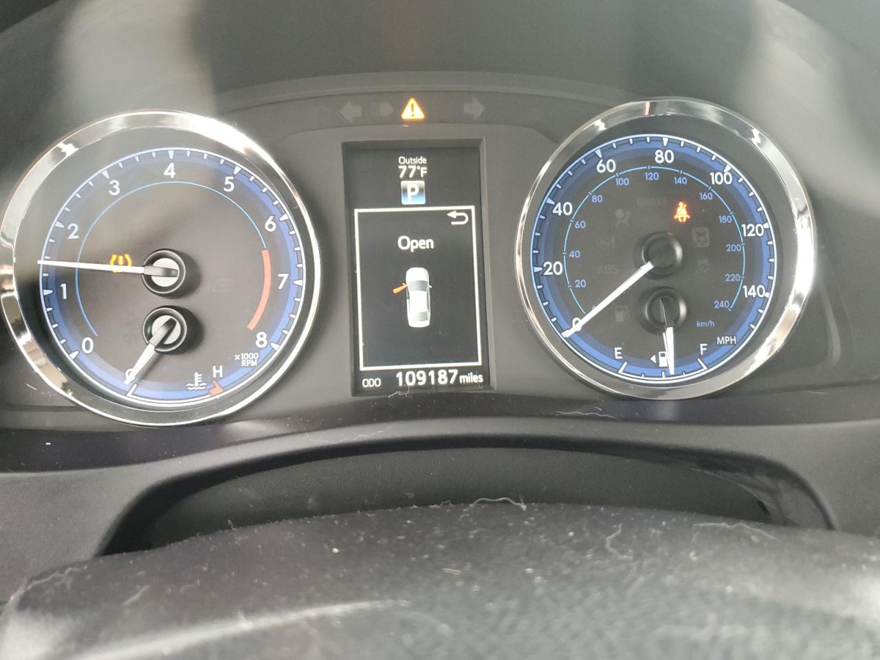 Toyota Corolla L Image 9