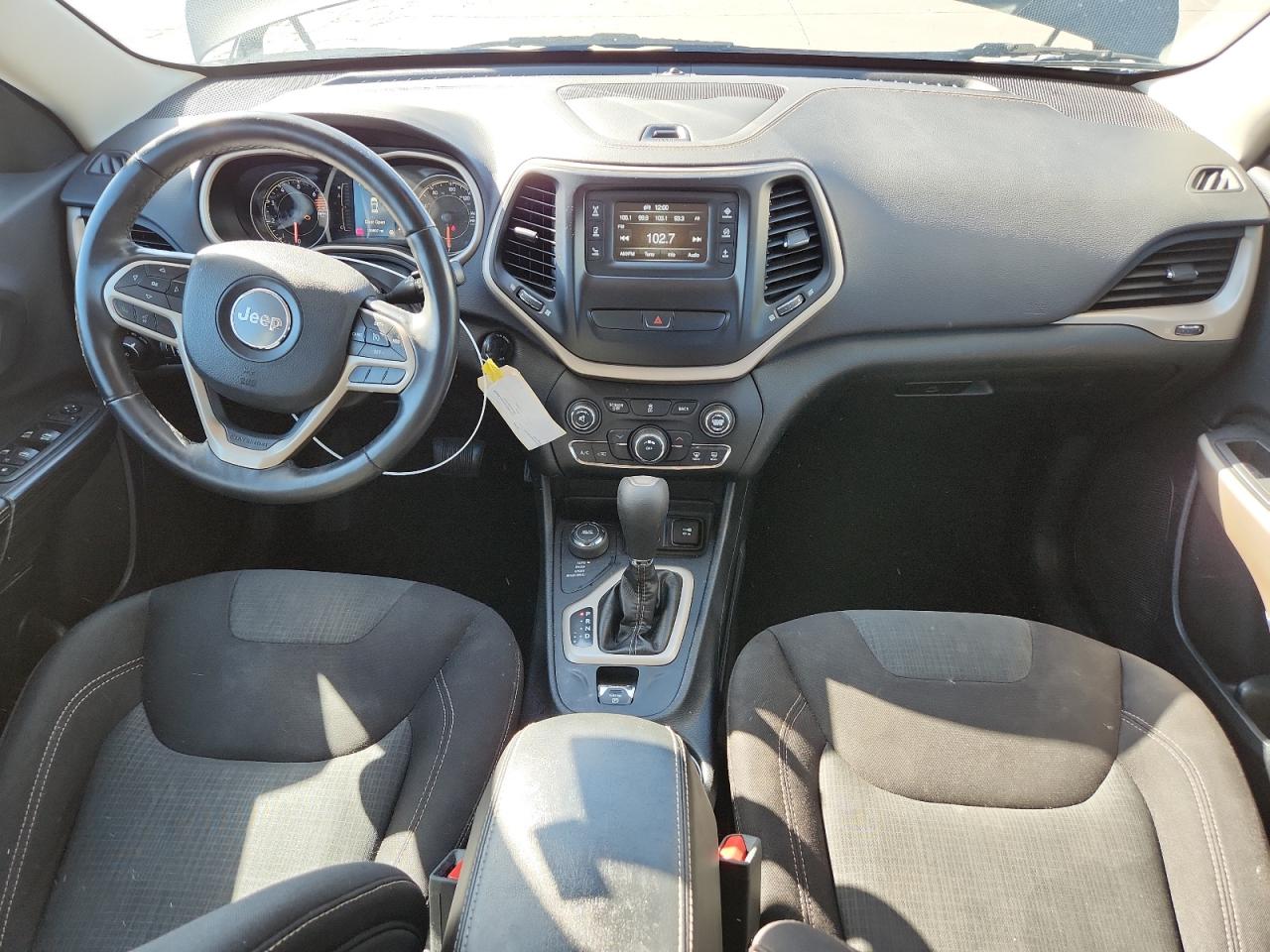 Jeep Grand Cherokee Latitude Image 2