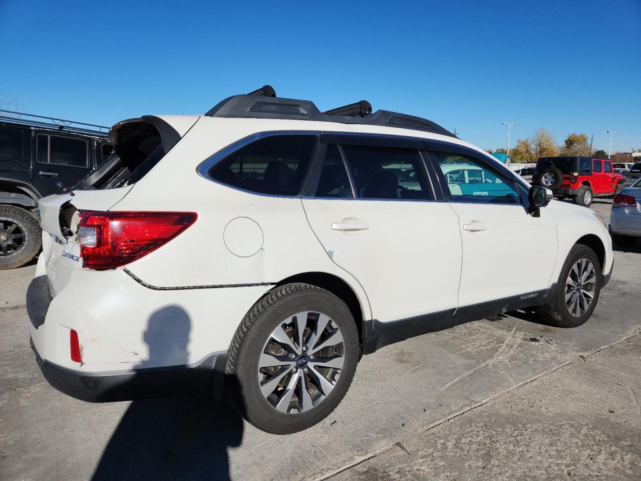 Subaru Outback 2.5i Limited Image 2