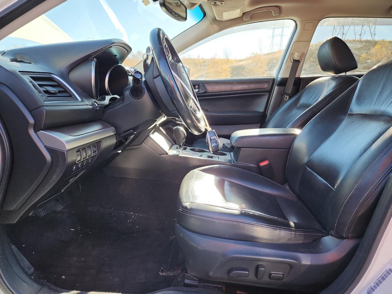 Subaru Outback 2.5i Limited Image 11