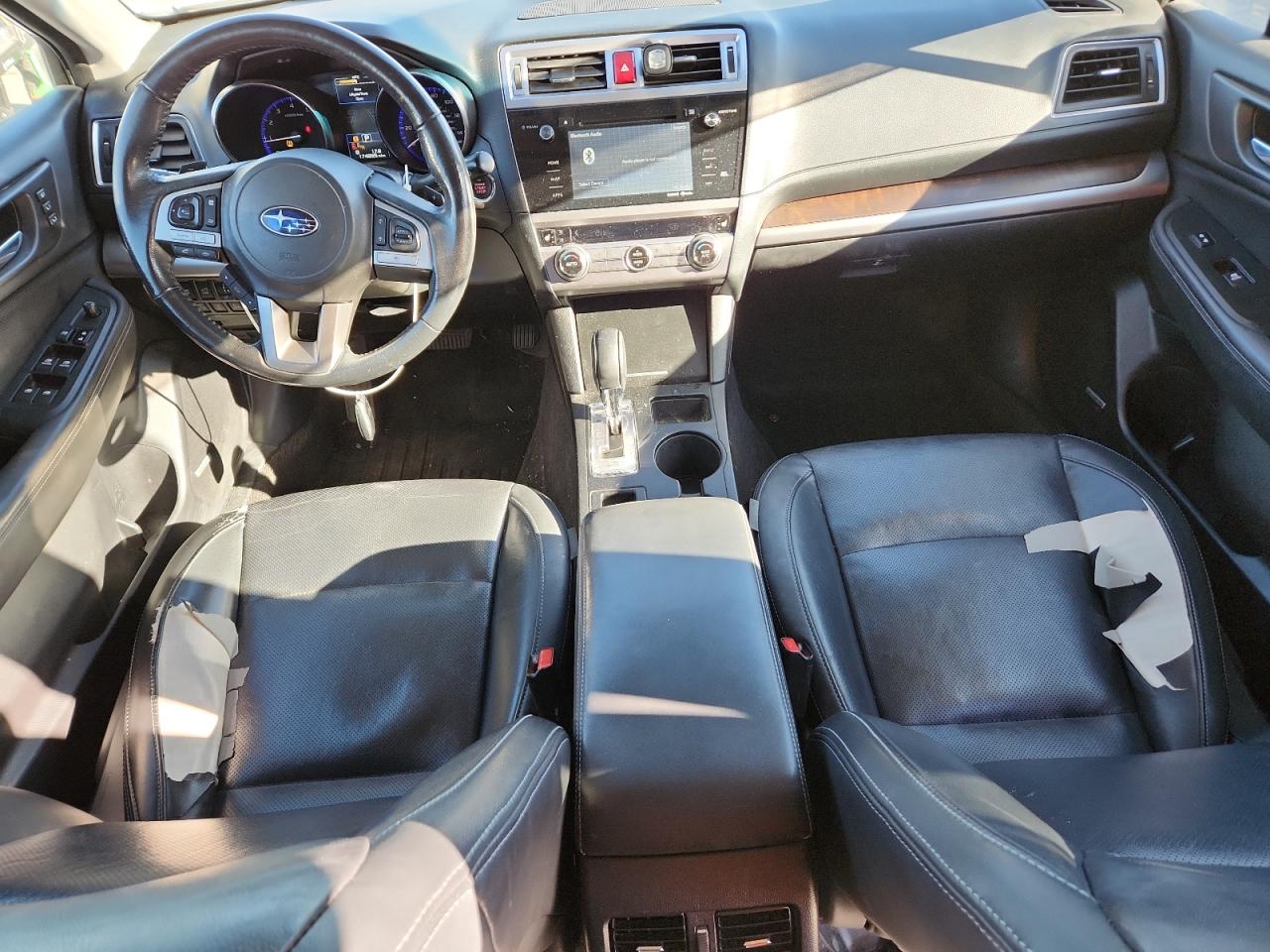 Subaru Outback 2.5i Limited Image 10