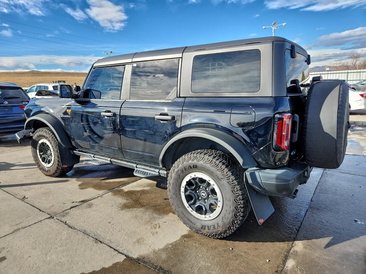 Ford Bronco Base Image 5