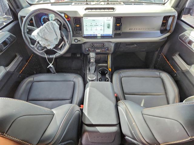 Ford Bronco Base Image 2