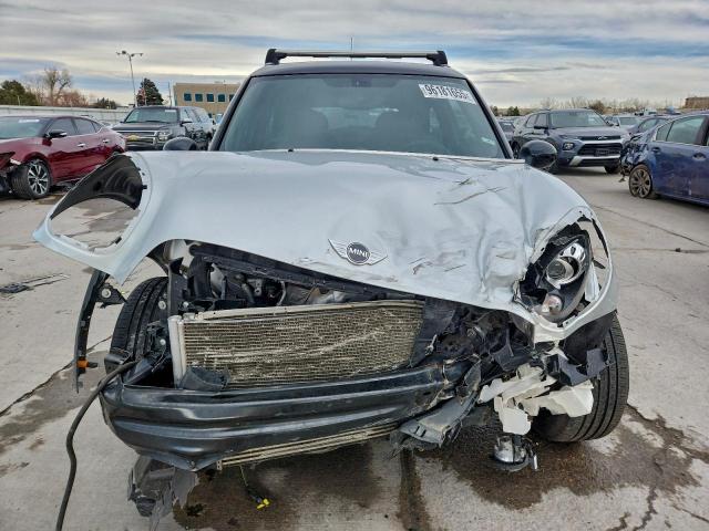 MINI Cooper S Paceman Image 2