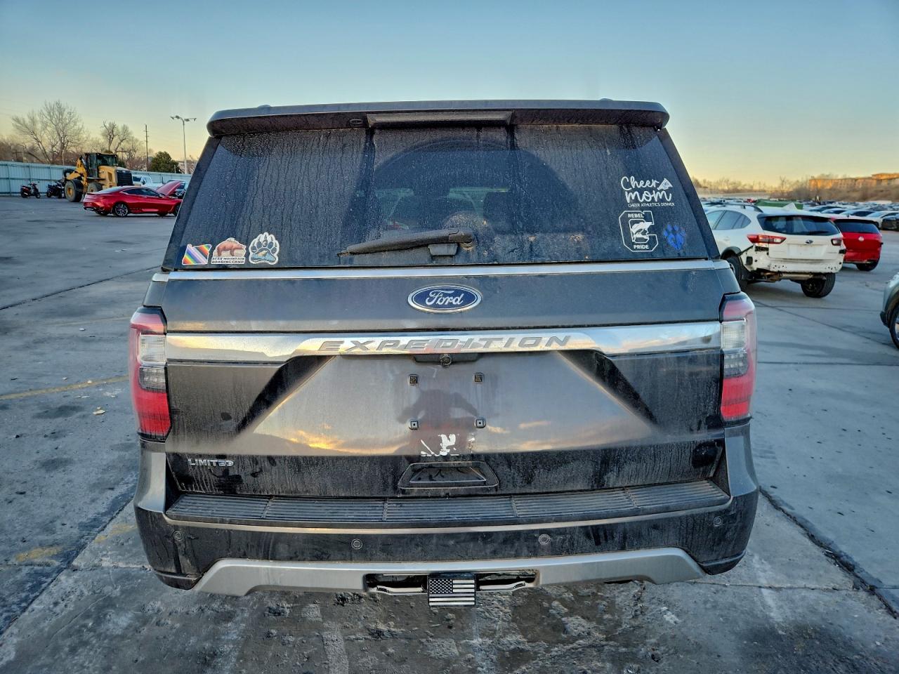 Ford Expedition Limited Image 2