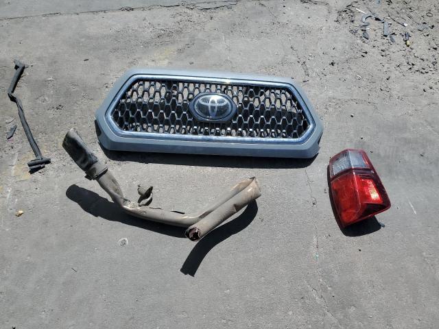 Toyota Tacoma Double Cab Image 11