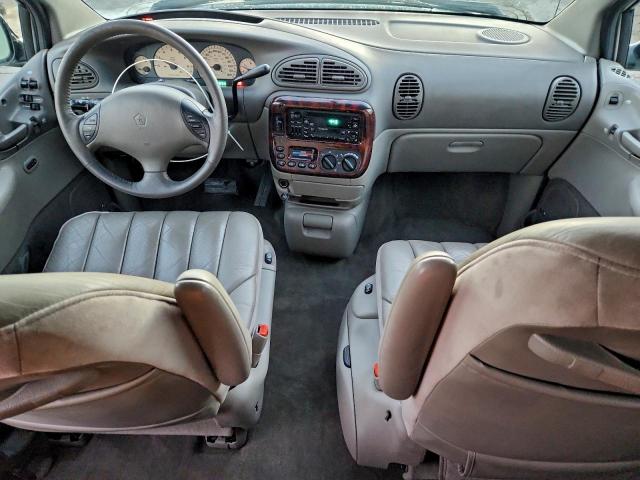 Chrysler Minivan Limited Image 9