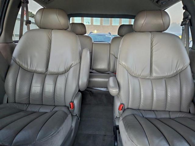 Chrysler Minivan Limited Image 10