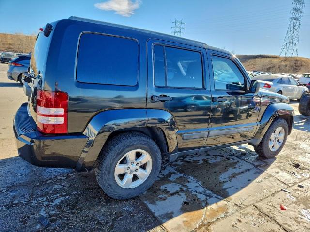 Jeep Liberty Sport Image 3