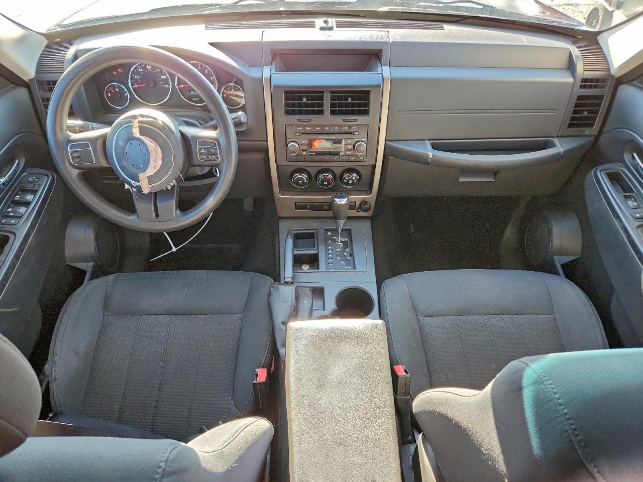 Jeep Liberty Sport Image 5