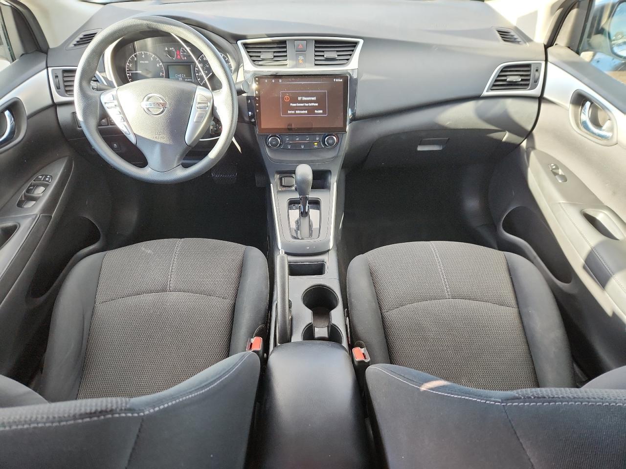 Nissan Sentra S Image 5