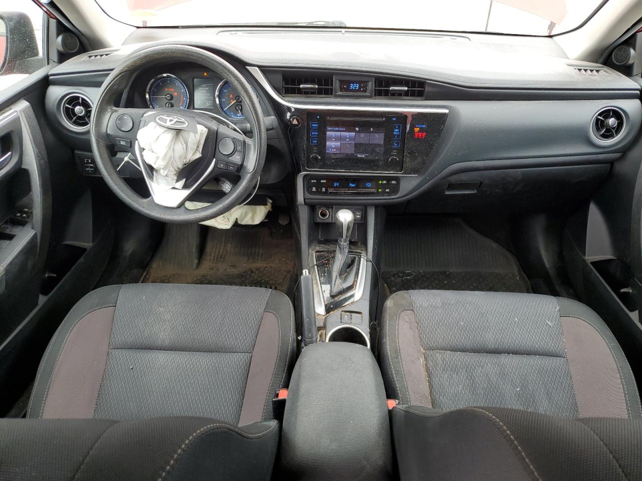 Toyota Corolla L Image 12