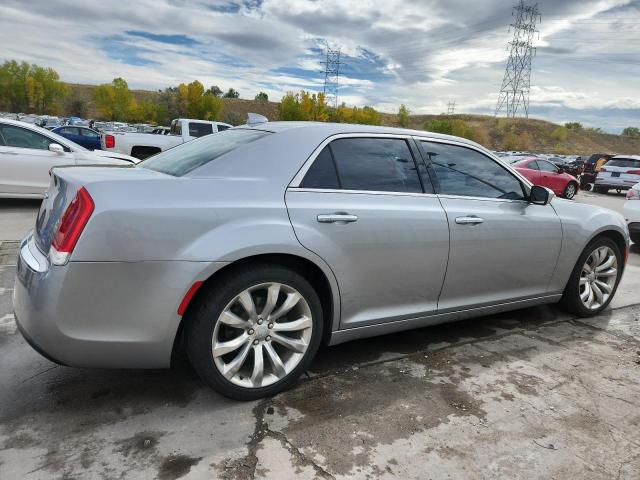 Chrysler 300 Limited Image 2