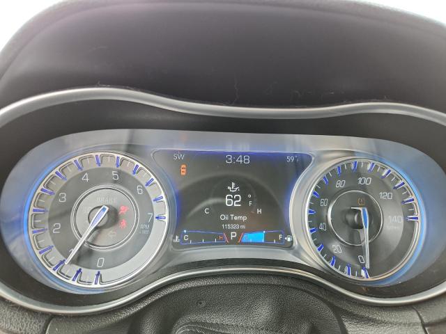 Chrysler 300 Limited Image 11