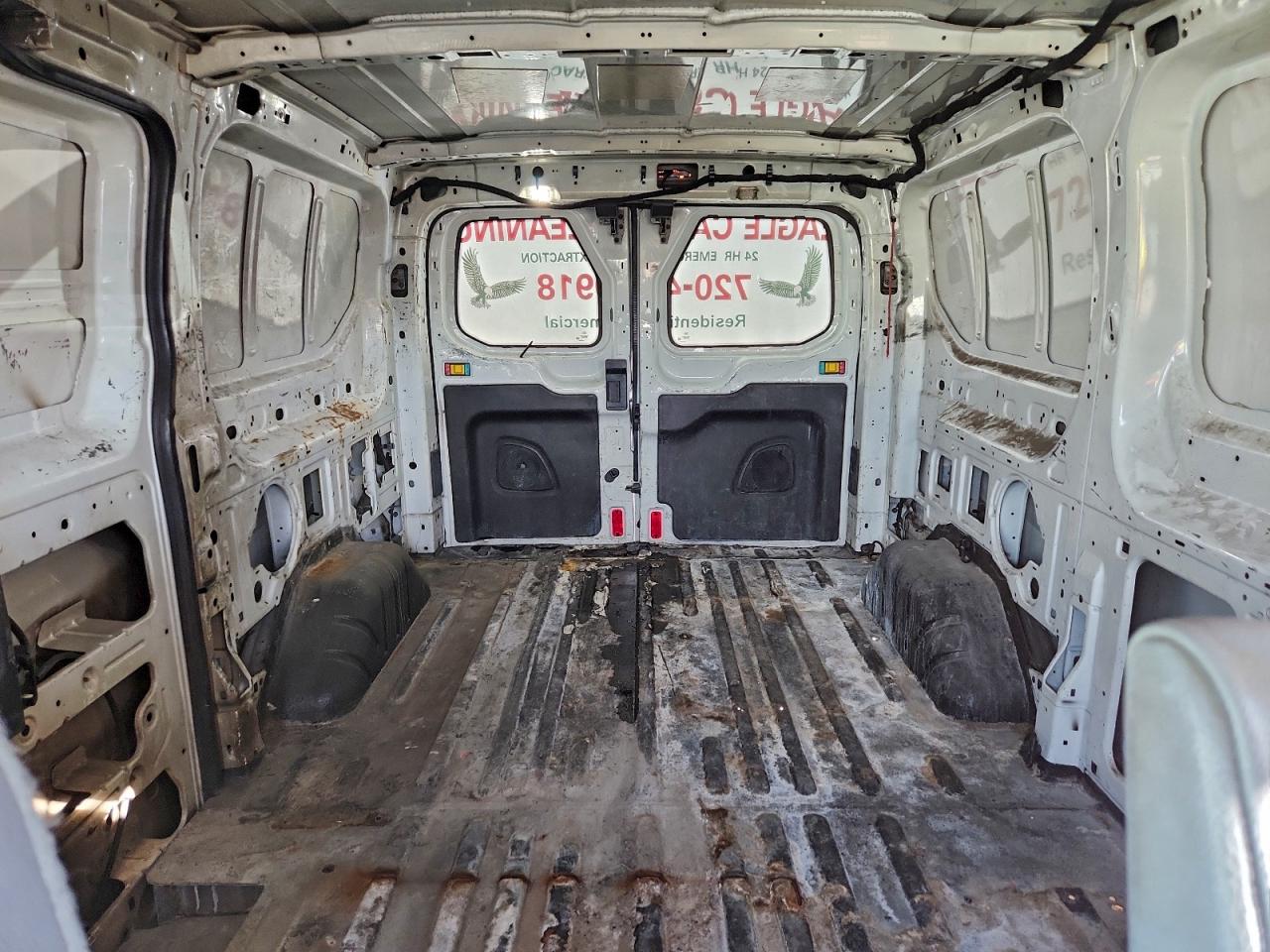 Ford Transit T-150 Image 4