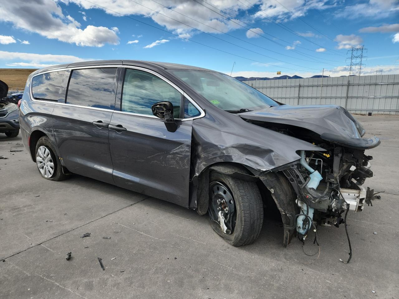 Chrysler Pacifica L Image 7