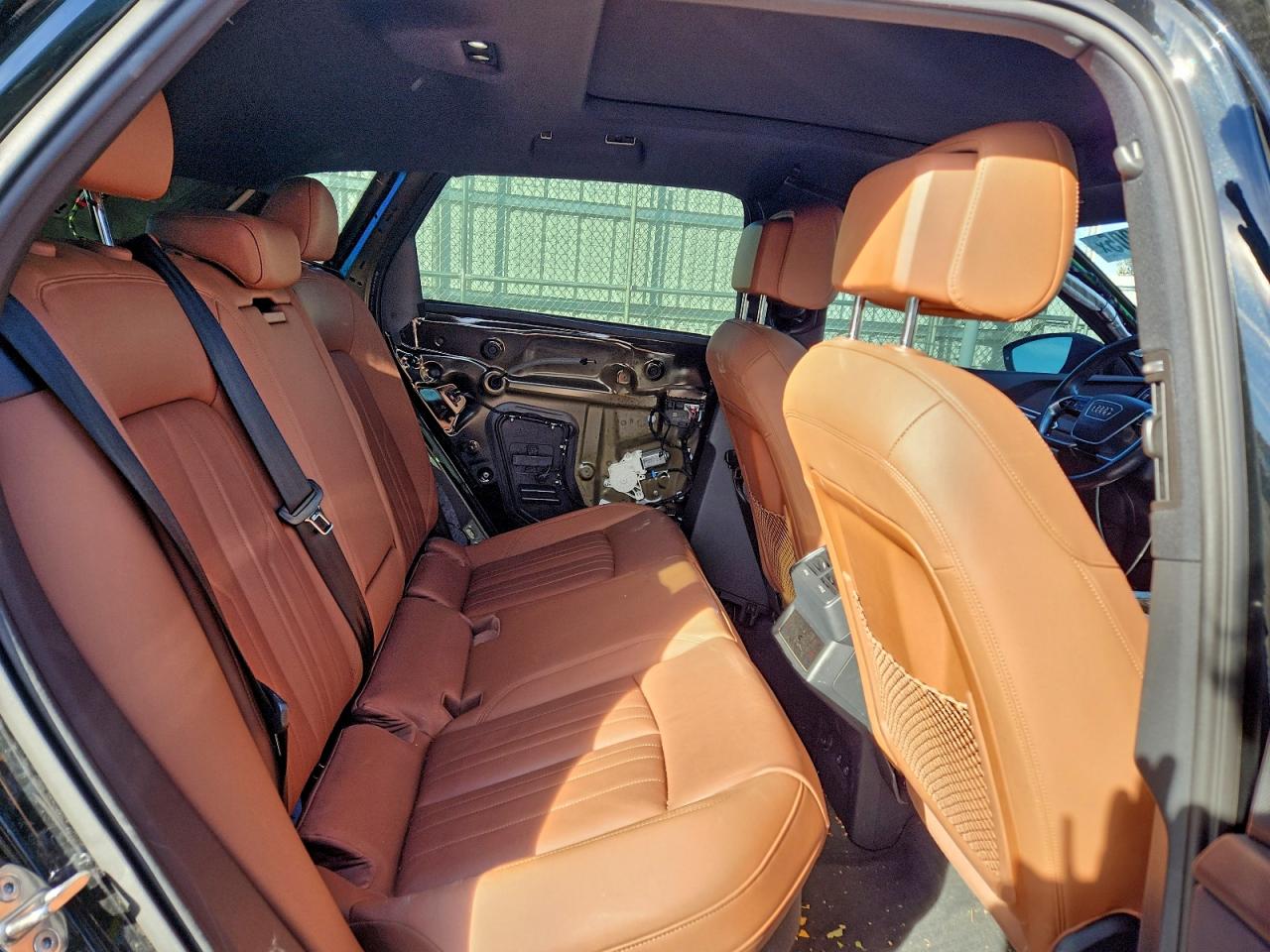 Audi e-tron Premium Image 13