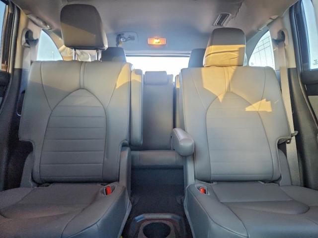 Toyota Highlander Le Image 11