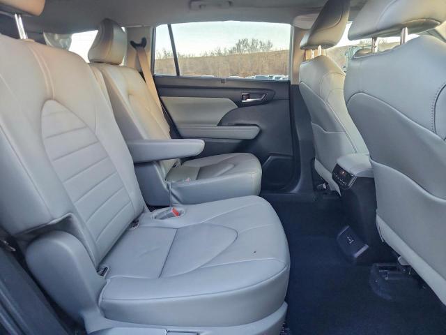 Toyota Highlander Le Image 7