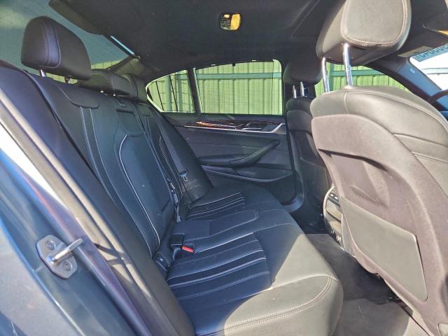 BMW 5 Series Xi Image 10