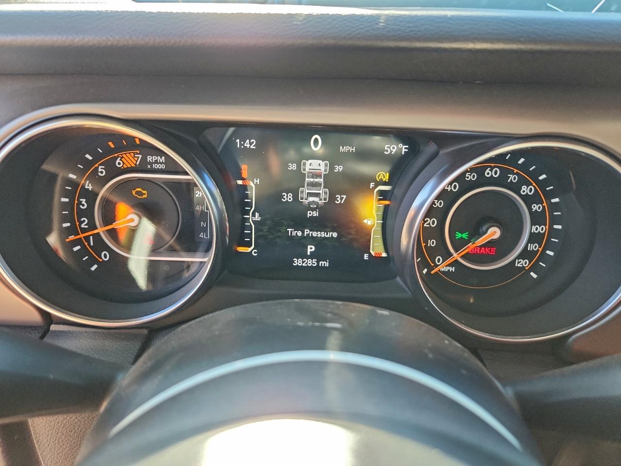 Jeep Wrangler Sport Image 12