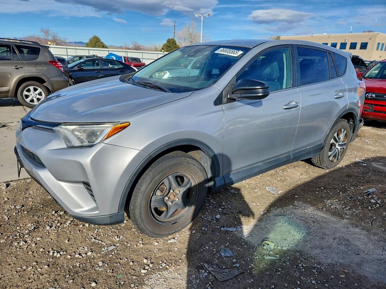 Toyota RAV4 Le Image 1