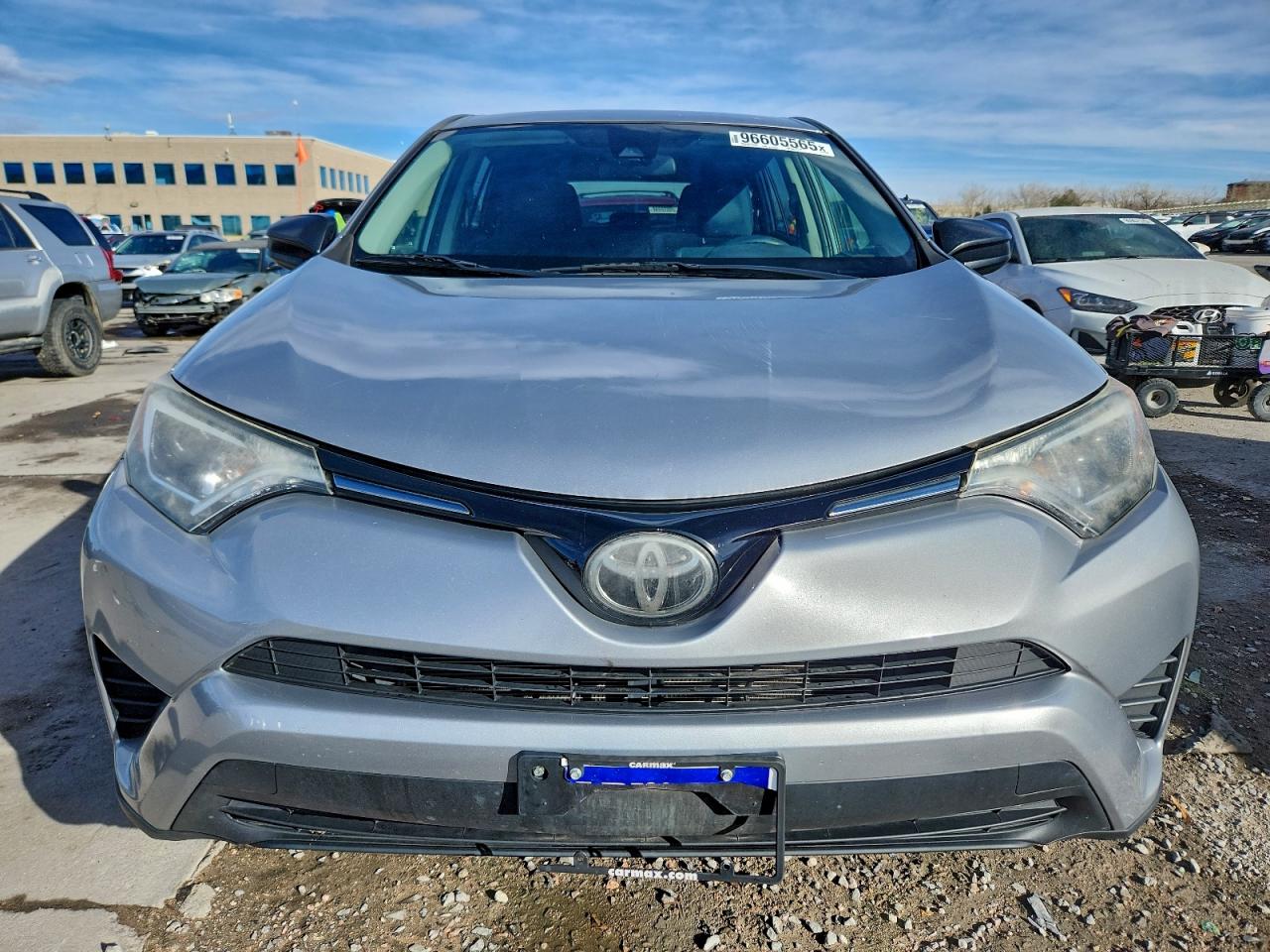 Toyota RAV4 Le Image 10