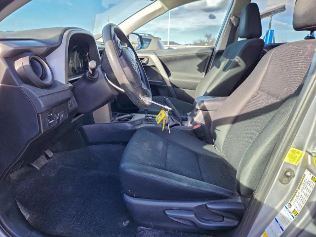 Toyota RAV4 Le Image 4