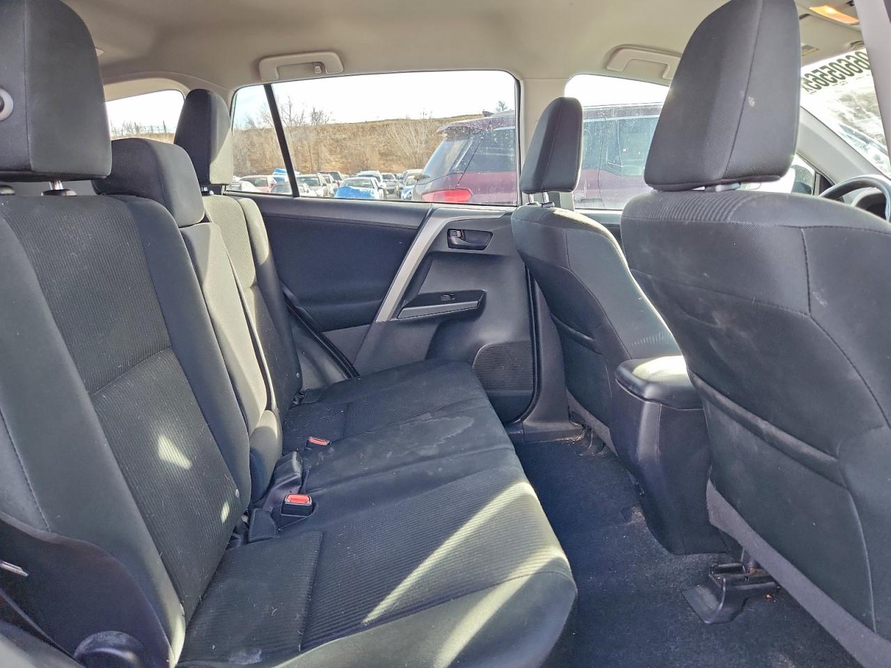 Toyota RAV4 Le Image 5