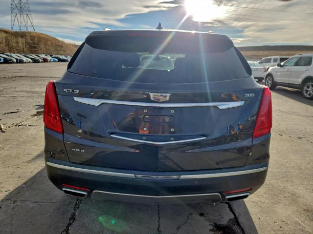 Cadillac XT5 Platinum Image 4