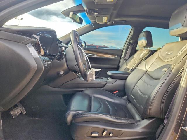 Cadillac XT5 Platinum Image 5