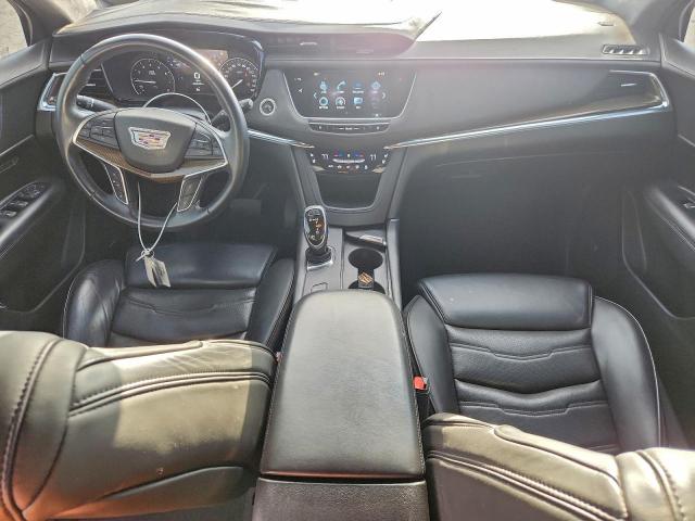 Cadillac XT5 Platinum Image 12