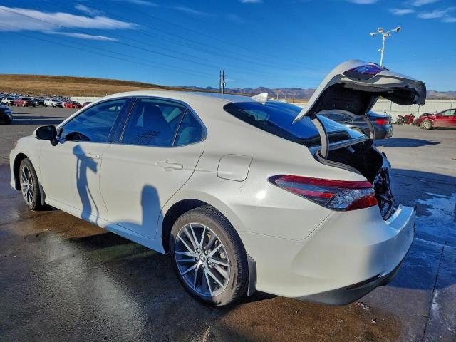 Toyota Camry Xle Image 6