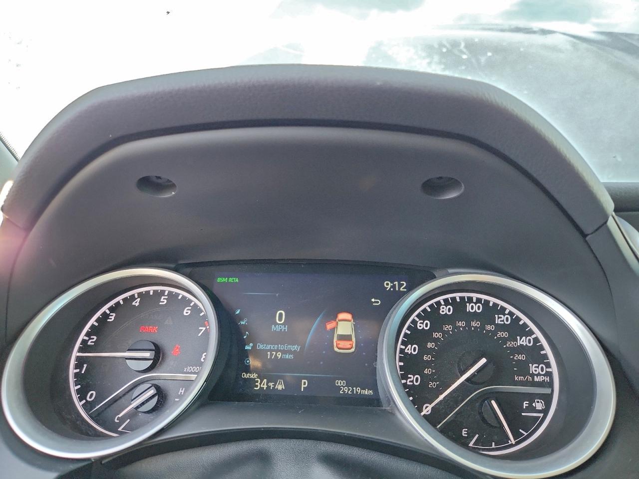 Toyota Camry Xle Image 9