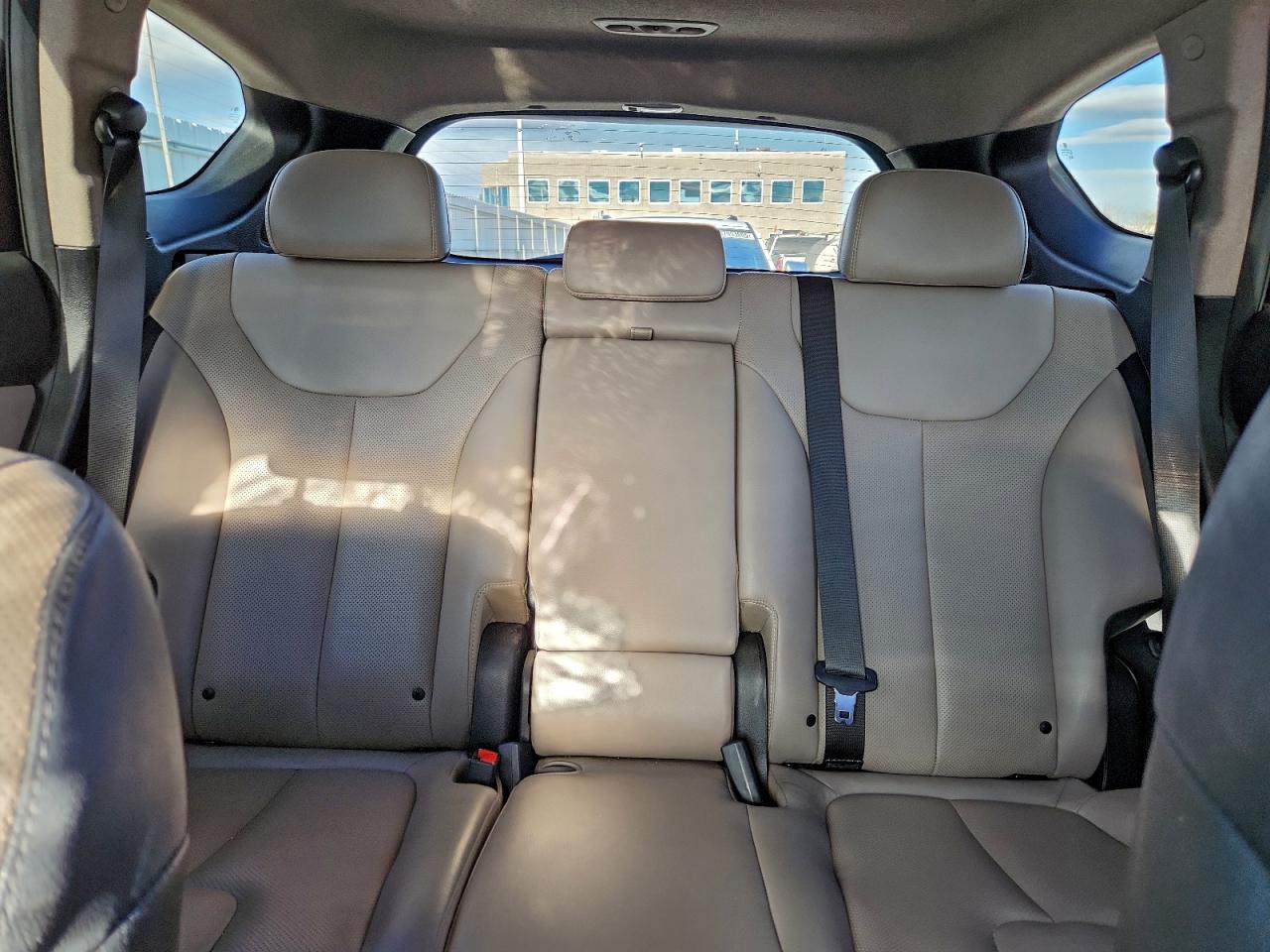 Hyundai SANTA FE Limited Image 3