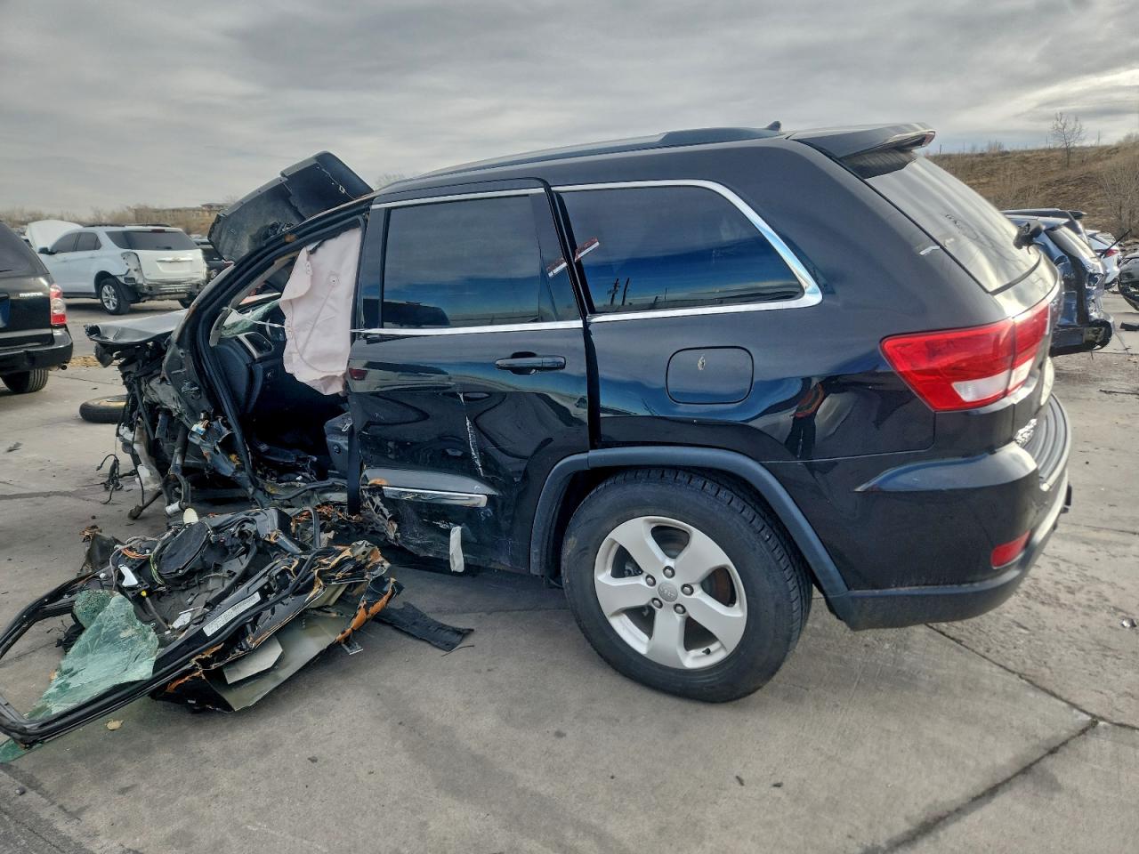Jeep Grand Cherokee Laredo Image 2