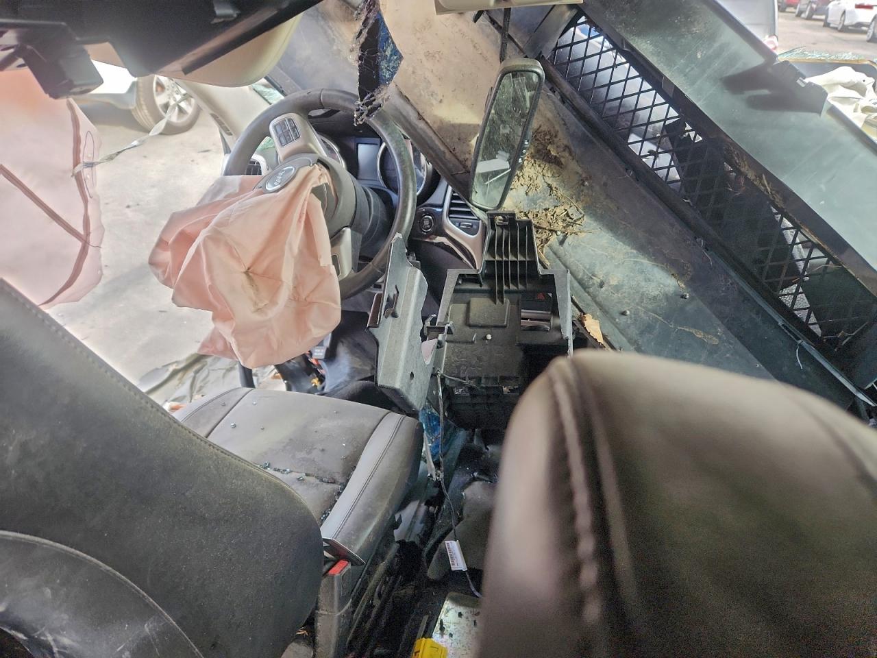 Jeep Grand Cherokee Laredo Image 11