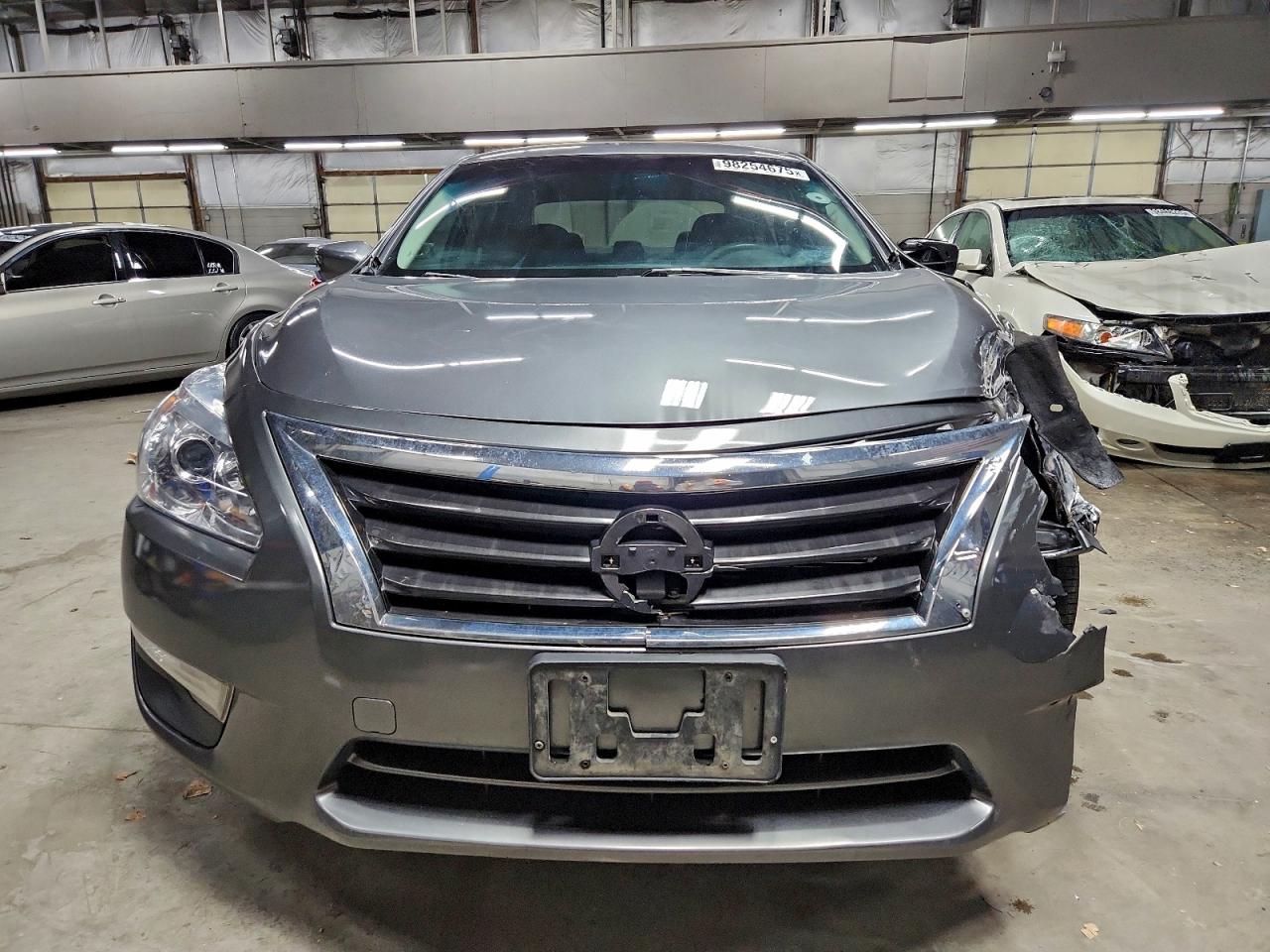 Nissan Altima 2.5 Image 3