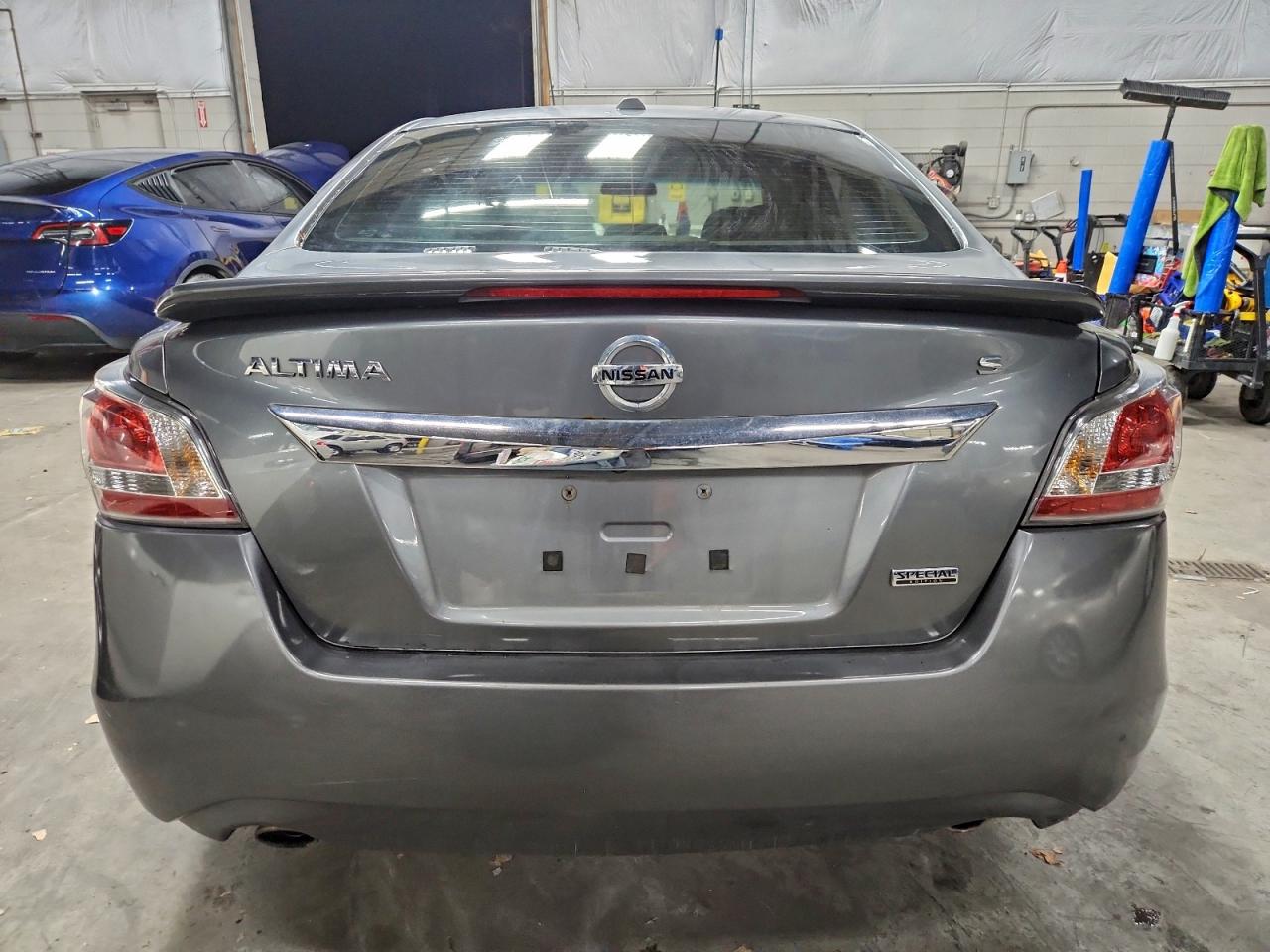 Nissan Altima 2.5 Image 8
