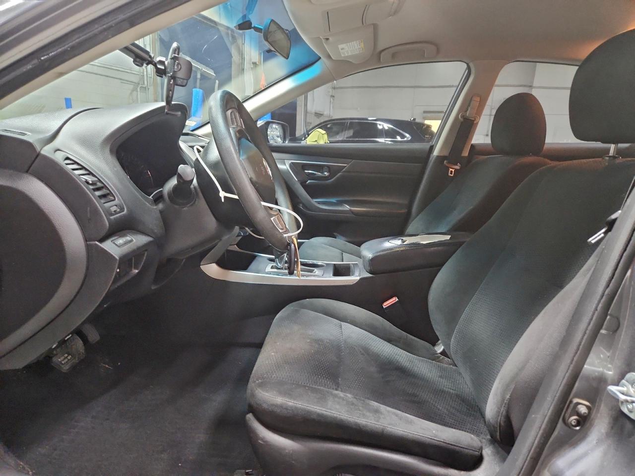 Nissan Altima 2.5 Image 11