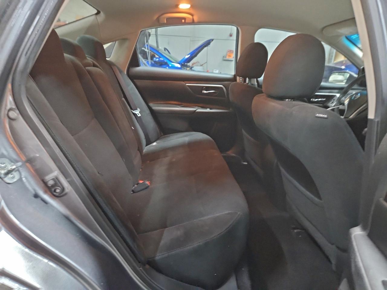 Nissan Altima 2.5 Image 12