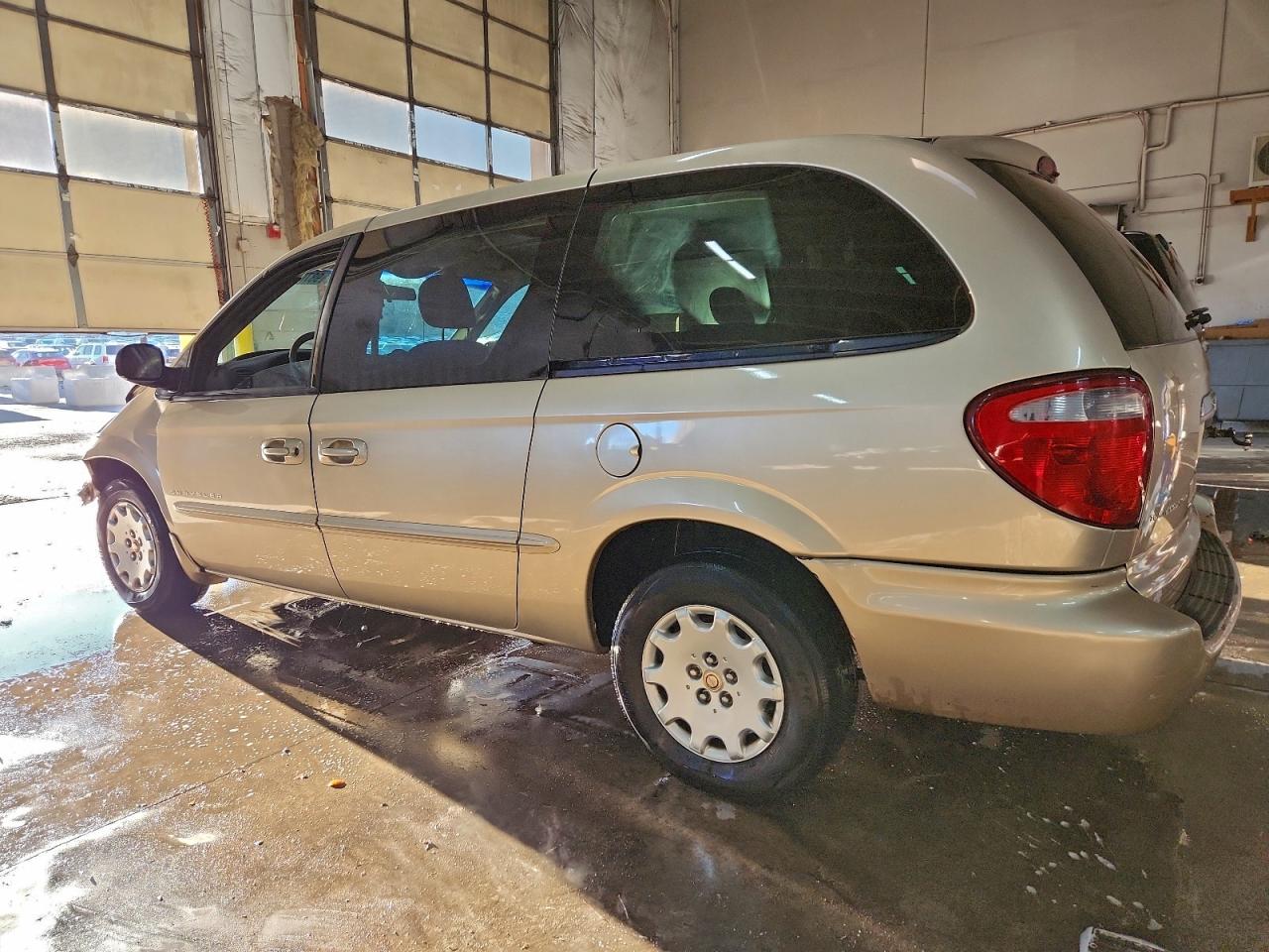 Chrysler Minivan Lx Image 10