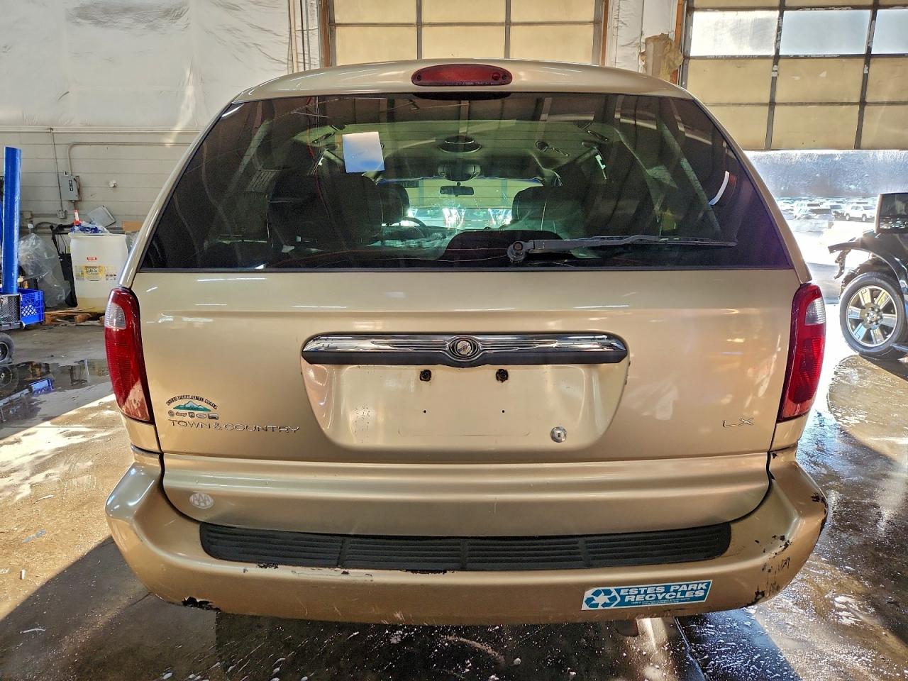 Chrysler Minivan Lx Image 2