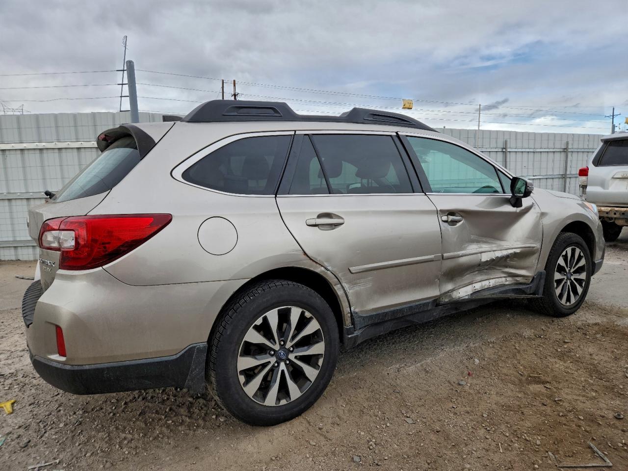 Subaru Outback 2.5i Limited Image 2